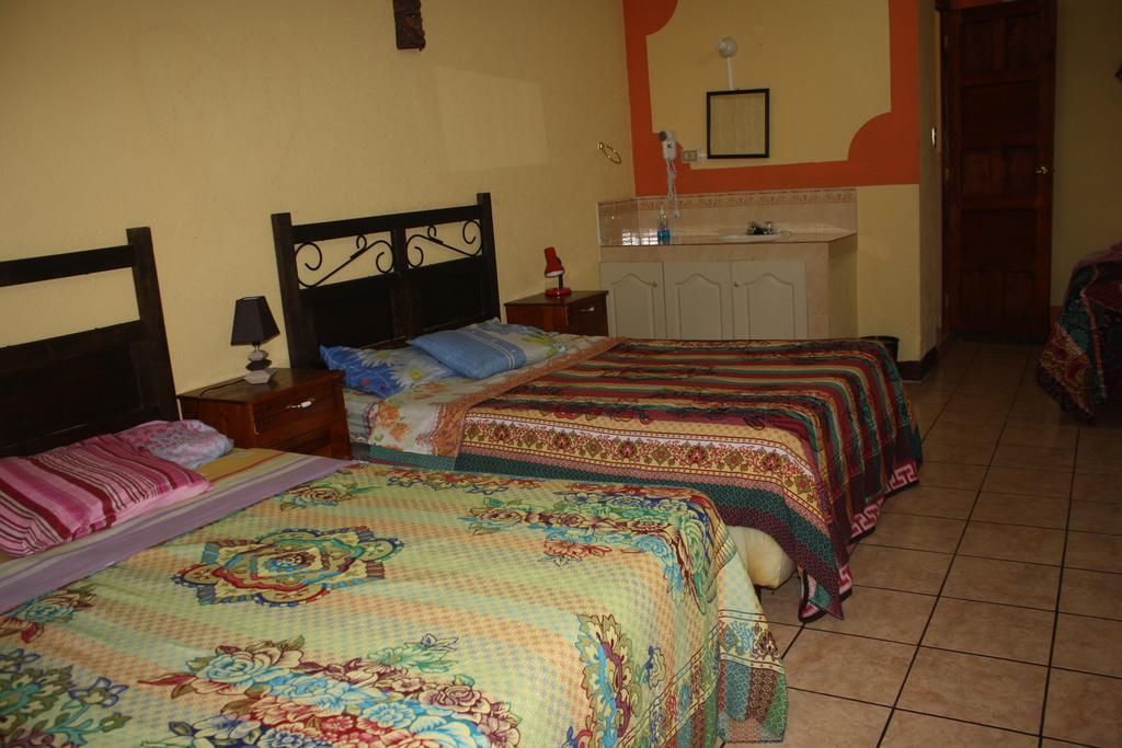 קצאלטננגו Hotel Kasa Kamelot מראה חיצוני תמונה