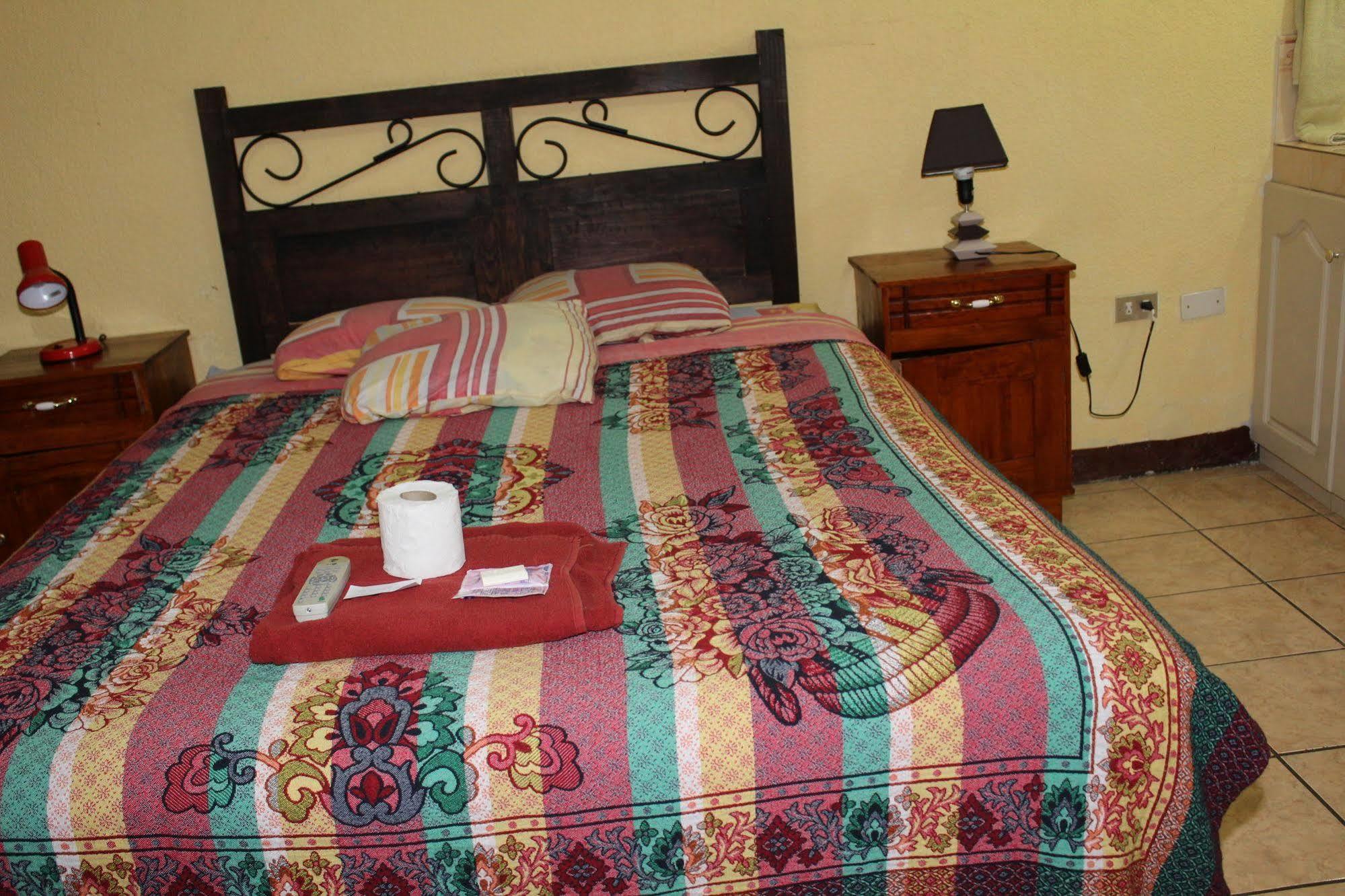 קצאלטננגו Hotel Kasa Kamelot מראה חיצוני תמונה