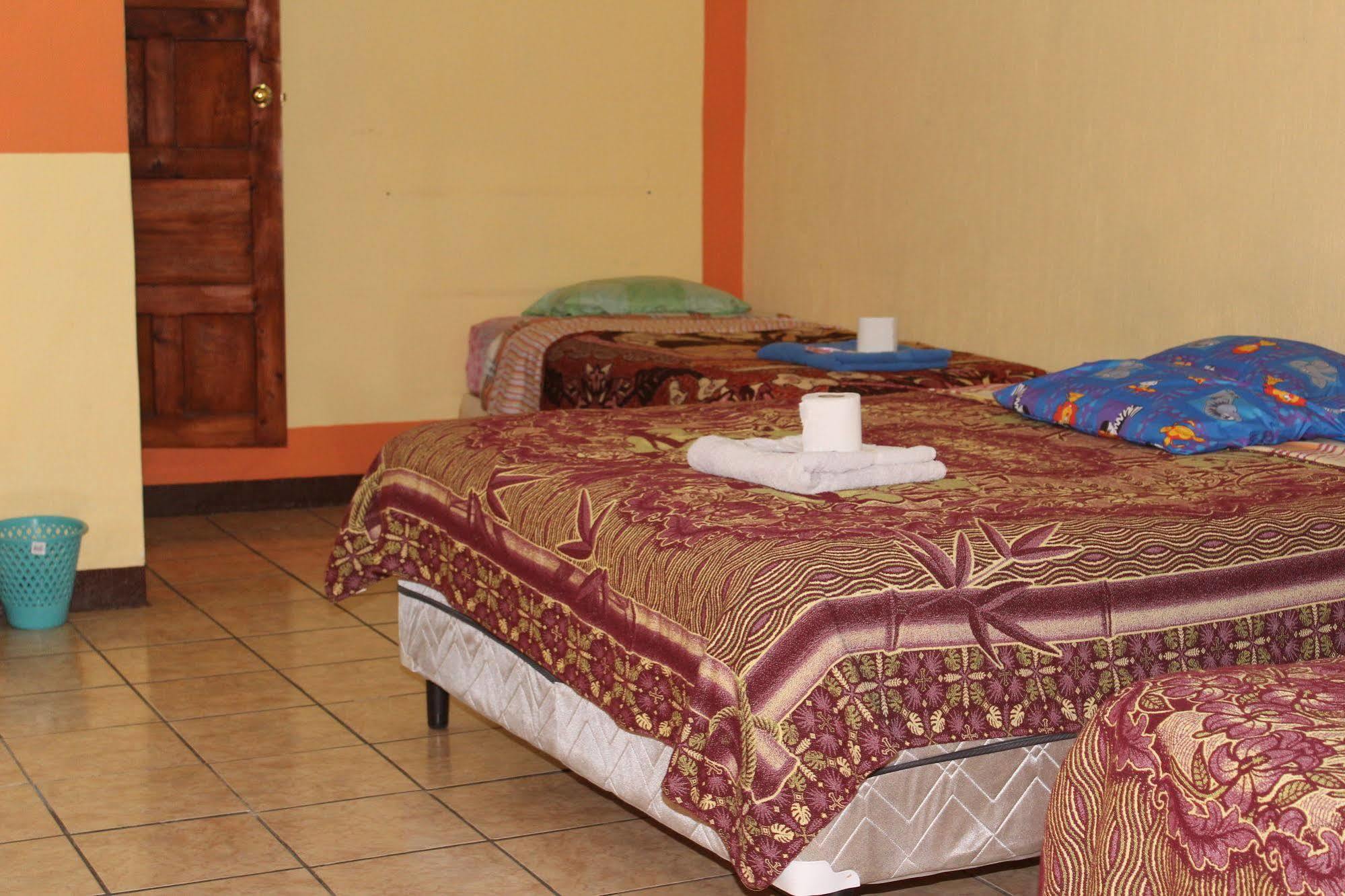 קצאלטננגו Hotel Kasa Kamelot מראה חיצוני תמונה